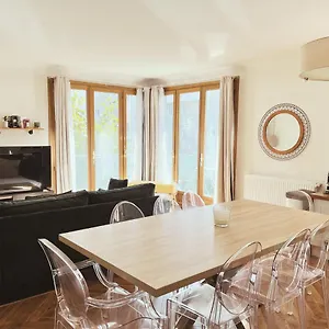 https://appart-regnier.hotels-rhonealpes.com